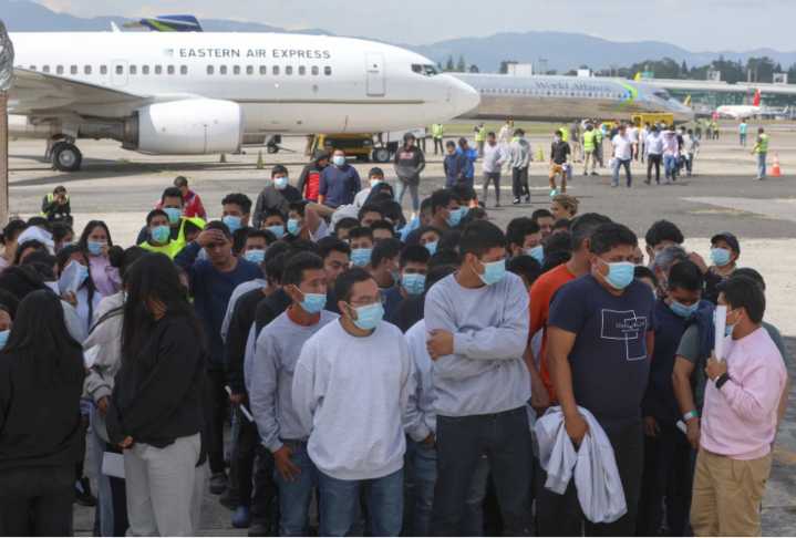 El 44 por ciento de los migrantes deportados hacia Sonora vivió más de 10 años en EU