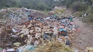 ¡Otra vez Miahuatlán! Vecinos ahora denuncian un tiradero cerca del panteón