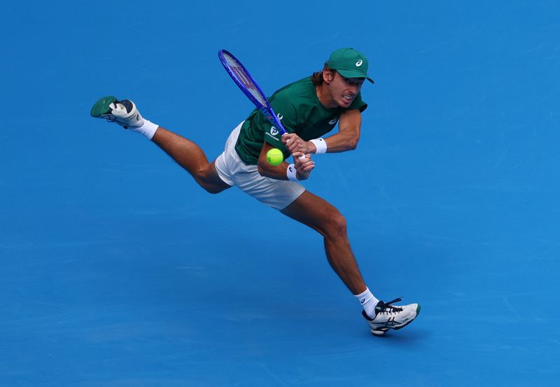 Tennis-Sinner sets up China Open semi-final against De Minaur