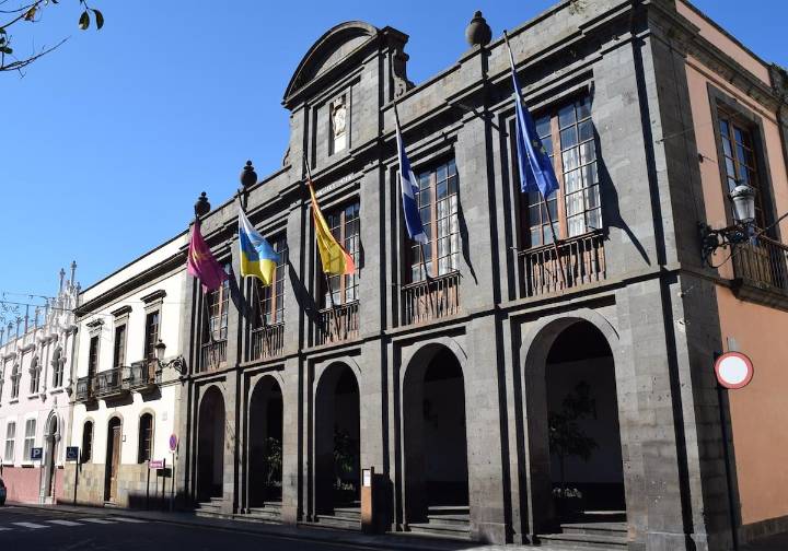 El Tribunal de Contratos anula la polémica adjudicación del alumbrado en La Laguna