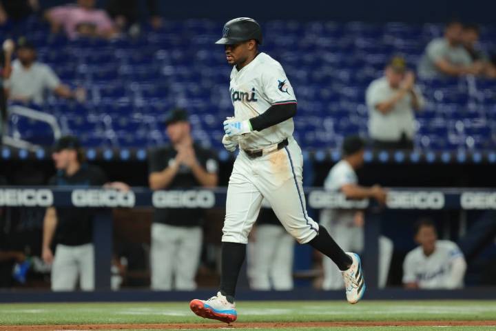 Deadspin | Marlins rally to end head-to-head skid against Nationals