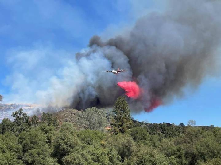 Orden de defecación emitida adecuado al incendio de Valley en el condado de El Dorado