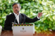 Petro reactiva la mesa de negociación con los exparamilitares