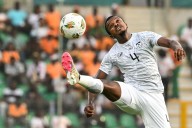 FIFA sanciona a Sudáfrica por alinear jugador suspendido y complica sus chances al Mundial