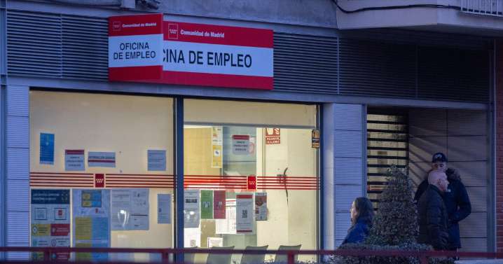Agosto destruye 199.300 empleos, el peor dato desde 2019, y el paro sube en 21.905 personas