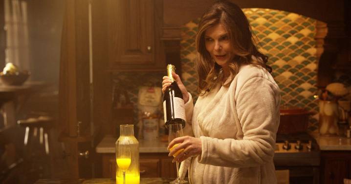 ‘The Lowdown’ Recap: Lee’s Spending Spree