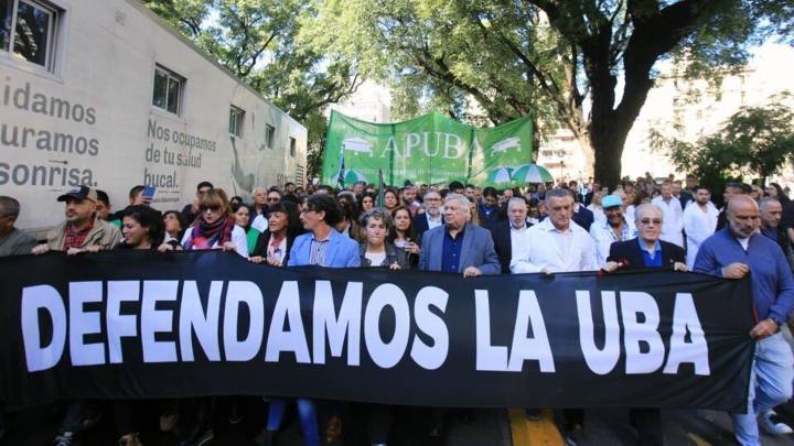 Las universidades y el Garrahan se unen en una marcha: "El pueblo ya lo vetó a Milei en las urnas"