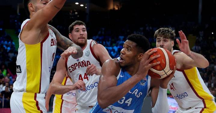 España, eliminada del Eurobasket tras perder ante Grecia