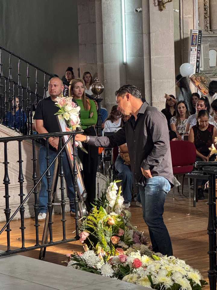 Despiden entre lágrimas a Paloma Nicol en la Catedral de Durango