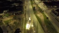 Video: Carro de Carabineros es atacado con fuegos artificiales en Pedro Aguirre Cerda