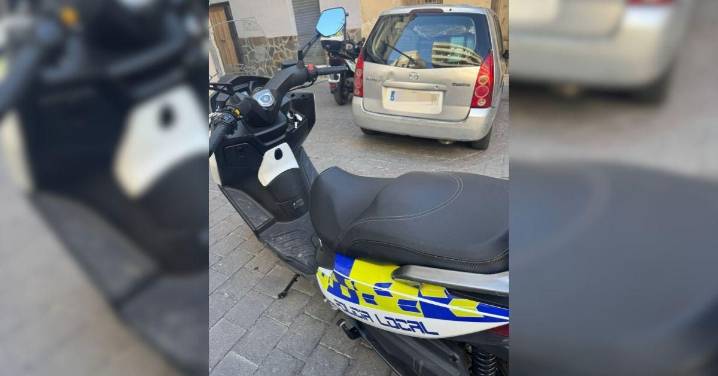 La Policía Local de Jaén inmoviliza un vehículo que ejercía de taxi pirata
