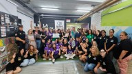 La Policía Nacional entrega un cheque a Mar de Niebla con los beneficios de la carrera solidaria en Gijón