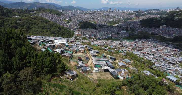 Manizales, gentrificación y el reto de garantizar derechos económicos en medio de la expansión urbana