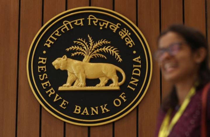 India cenbank to back sticking with headline inflation target ahead of review, sources say