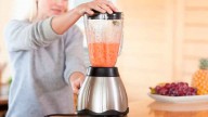 Con pocos ingredientes y de la forma más sencilla: así podés desinfectar tu licuadora y limpiarla por completo