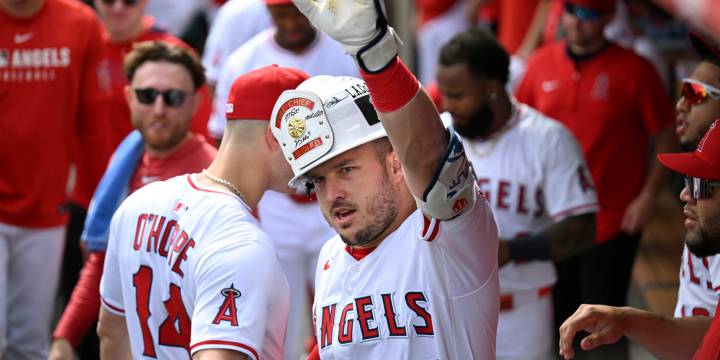 Mike Trout homers in final at-bat of 2025 season