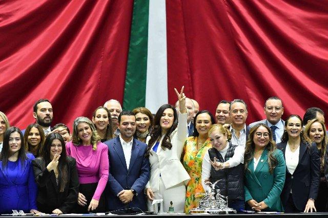 Diputados reciben paquete económico 2026 después de las 22 horas