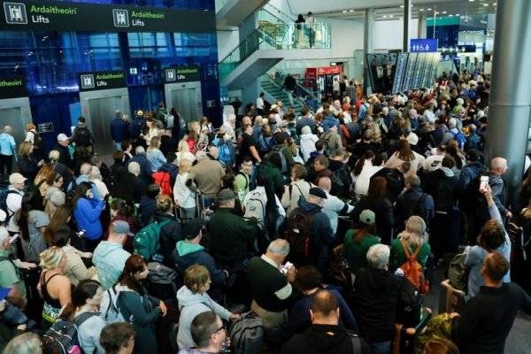 Un ciberataque colapsa los aeropuertos de Londres y Bruselas