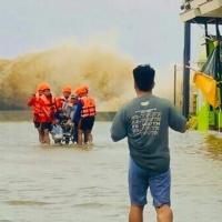 Philippines death toll rises to 11 as storm Bualoi bears down on Vietnam