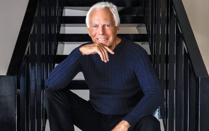 La industria de la moda italiana llora la pérdida de una leyenda: Falleció a los 91 años el icónico diseñador Giorgio Armani.