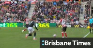 Reinildo sent off after lashing out
