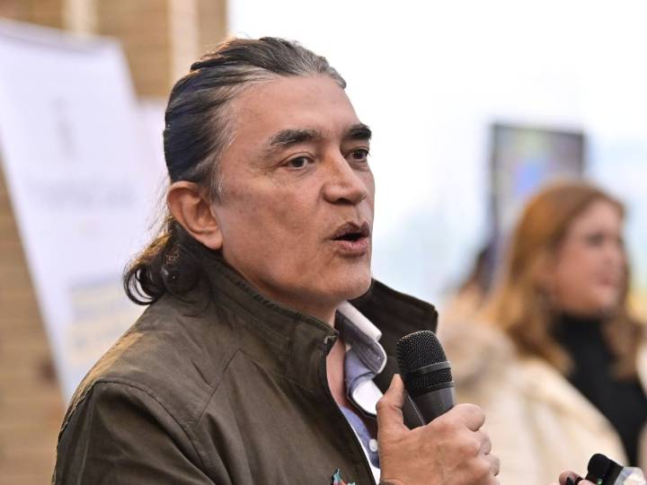 “No queremos poner en riesgo la consulta de marzo”: Gustavo Bolívar