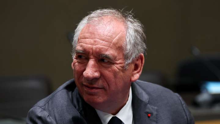 Se Agrava Crisis Política en Francia: Parlamento Destituye al Primer Ministro Francois Bayrou