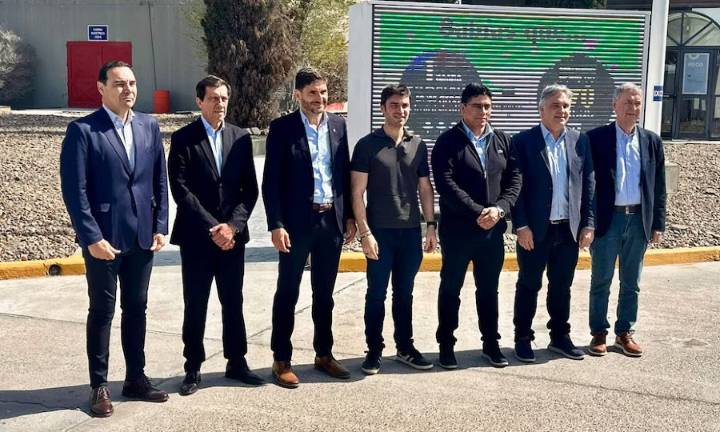 “Nos lleva al abismo”: Provincias Unidas hizo un duro diagnóstico sobre la gestión de Milei con un discurso antipolarización