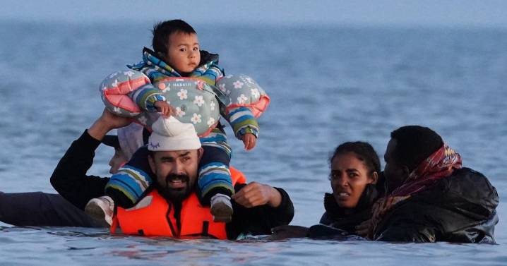 Heartbreaking image of child shows desperation of migrants trying to reach UK