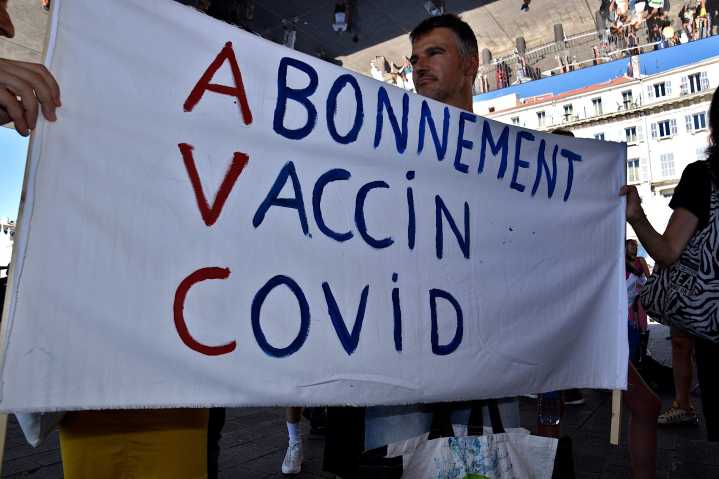 Commission pledges to fight vaccine disinformation amid global turmoil