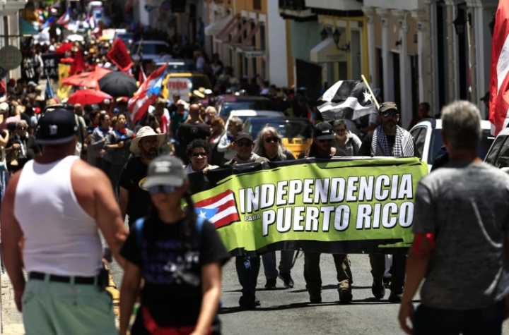 Puerto Rico marcha por su independencia de los EEUU.