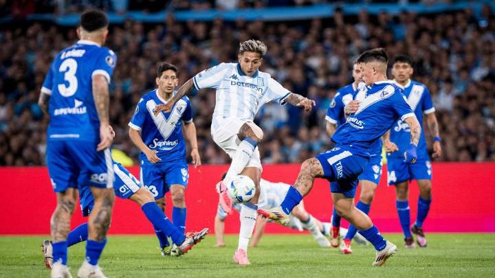 Racing venció a Vélez y es el primer semifinalista de la Copa Libertadores