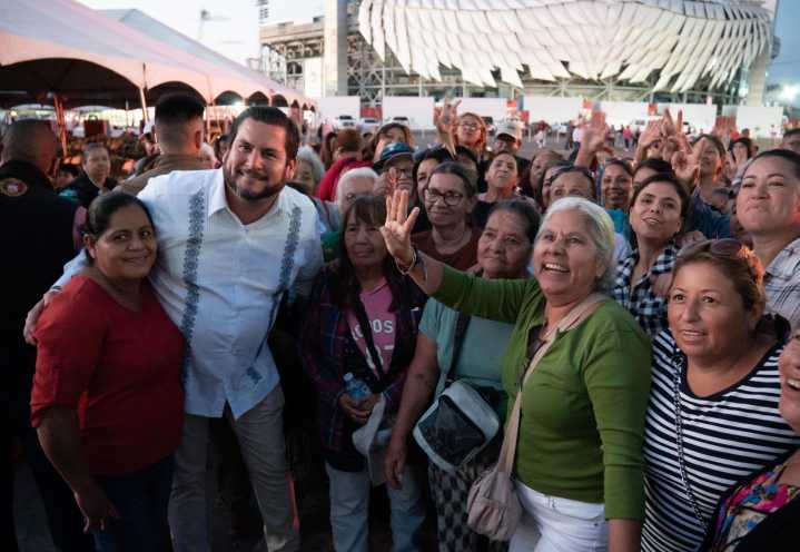 Asiste Ismael Burgueño al informe de la presidenta Claudia Sheinbaum en BC