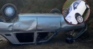 Fin de semana accidentado en Bariloche: un auto volcó y otro cayó en un desagüe