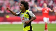 Dortmund beats Mainz 2-0 to keep pace with Bayern in Bundesliga, Frankfurt wins 10
