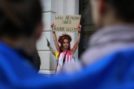 Royal Opera appearance by Russian soprano Anna Netrebko draws pro