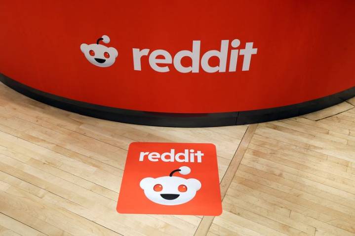 Reddit down for thousands of users, Downdetector shows