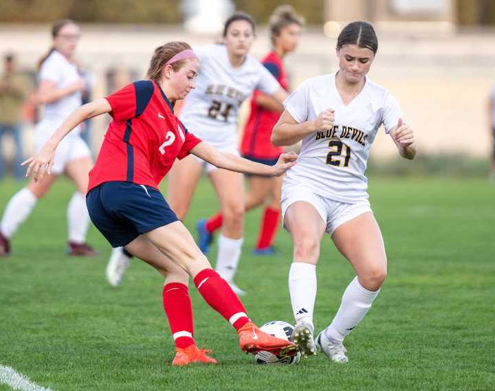Hailey Drust leads scoring barrage in Red Land win over CD East