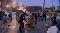Manifestantes se enfrentan con el ICE en Illinois