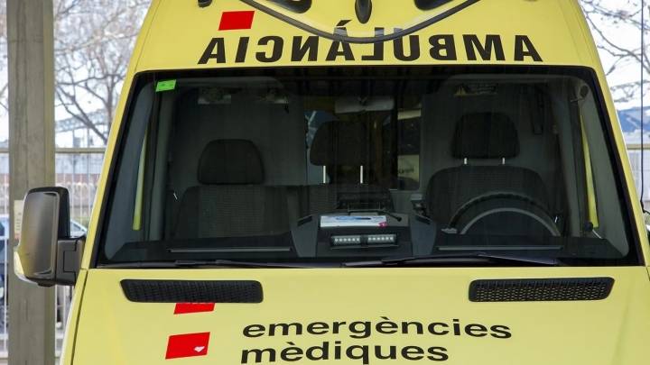 Muere un hombre tras caer del espigón del Racó de la playa de La Pineda mientras pescaba