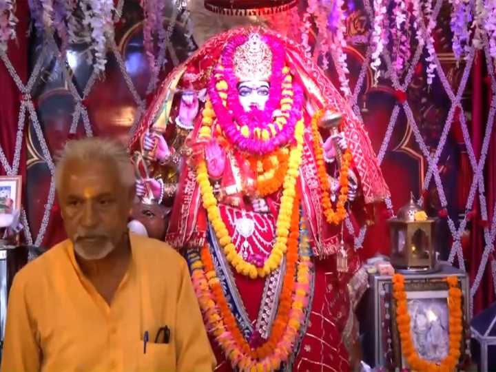 Devotees throng Jaipur’s Vaishno Devi temple on Maha Ashtami