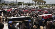 Israel ataca puerto yemení de Hodeida al tiempo que rebeldes hutíes activan defensas aéreas