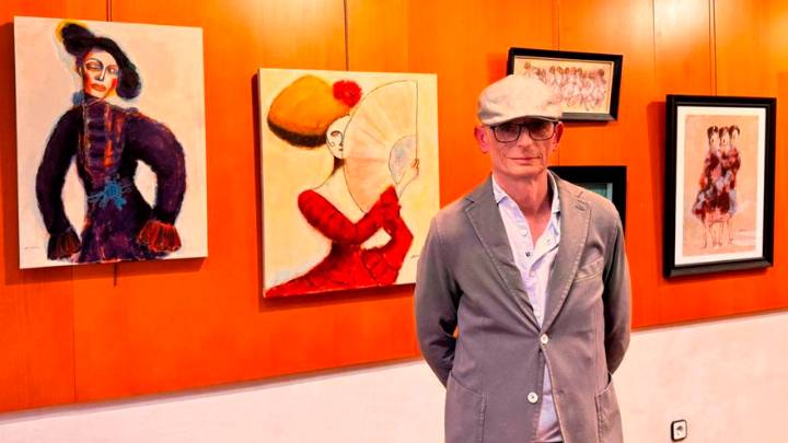 El jurista que colorea el mundo: así es su exposición en el Centro Asturiano