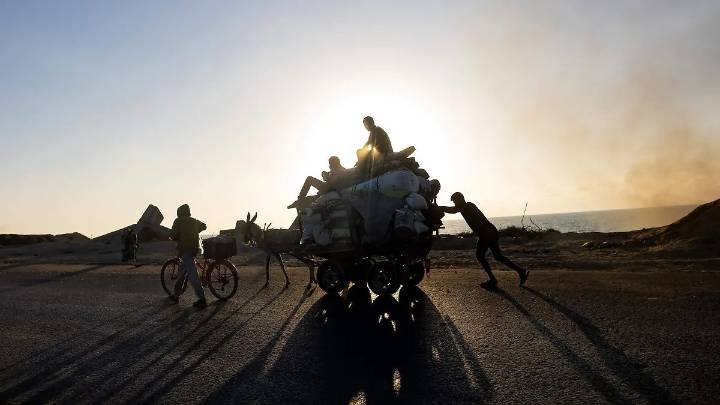 Israel contempla crear refugio para “millón de palestinos” que huyen de Ciudad de Gaza