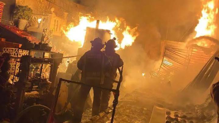 Sofocan incendio en local de artesanías de Chimalhuacán