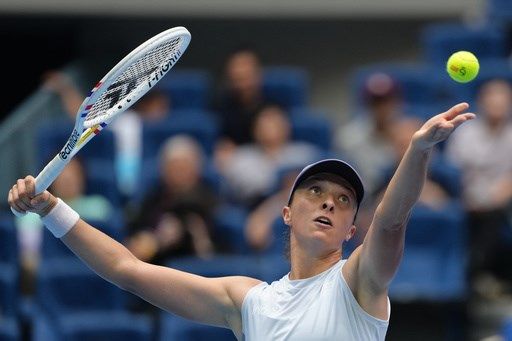 Top-seeded Iga Swiatek advances to the third round at the China Open