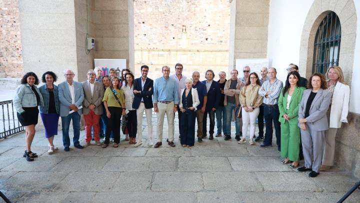 La Noche del Patrimonio duplica sus actividades en Cáceres: visita guiada al Hilton de Godoy y concierto de Diana Navarro