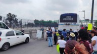 Comerciantes cierran la calzada Ignacio Zaragoza tras inundaciones en CdMx