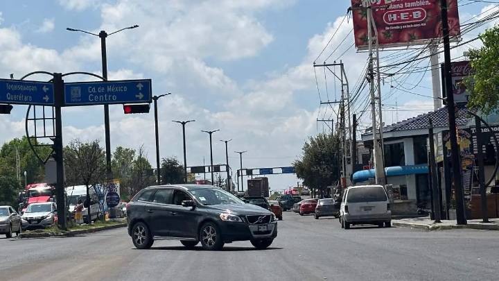 Afinan pintura de señalética en Paseo Central