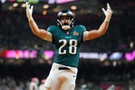 Eagles RB misses practice due to injury ahead of Chiefs game